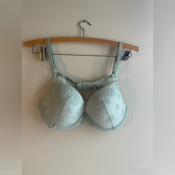 Victoria's Secret Other - Victoria’s Secret Light Sage Lacy Padded Underwire Bra